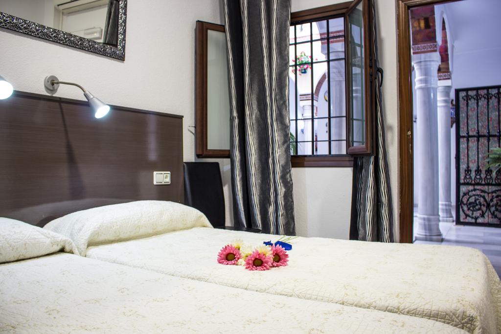 Chambre Double ou Lits Jumeaux avec Salle de Bains Privative